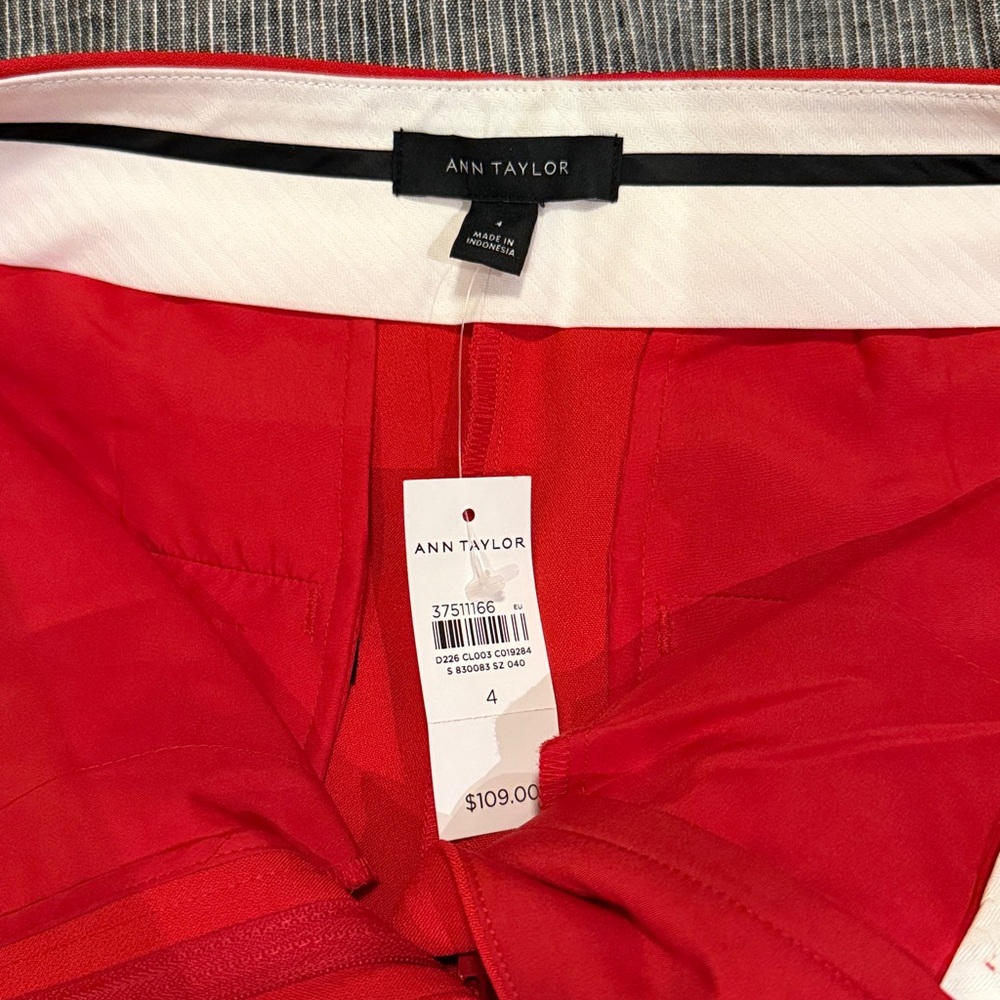 NWT ✨ Ann Taylor Skinny Flare Pant w/ Vent Hem - Picture 6 of 6